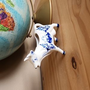 Vintage Delft Blue ceramic cow creamer
